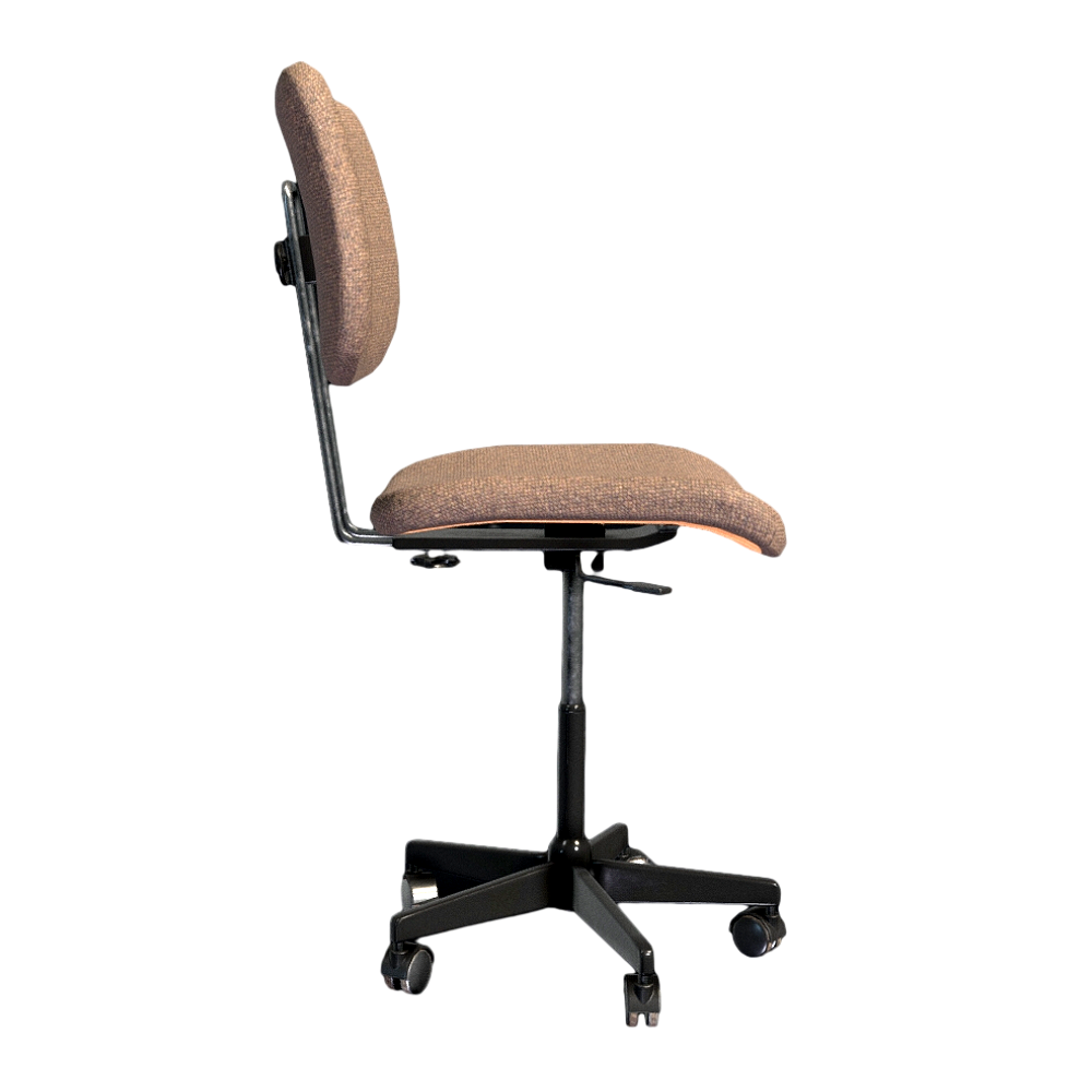 Retro Office Chair 3D Model Rotating Backrest Chair Computer Chair