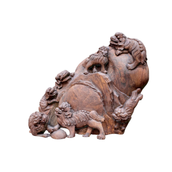 Wood carving "Lion Rock"
