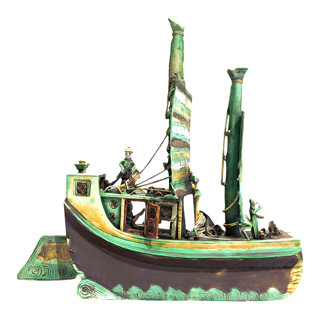 A Cargo Ship Loading Jingdezhen Porcelain in Qianlong Period of Qing Dynasty